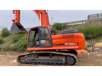 Ερπυστριοφόρος εκσκαφέας DOOSAN DX300