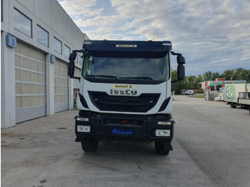 Φορτηγό ανατρεπόμενο IVECO Trakker