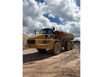 Αρθρωτό φορτηγό CATERPILLAR 740