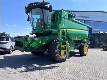 Θεριζοαλωνιστική μηχανή JOHN DEERE T670