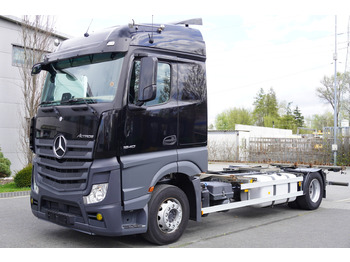 Φορτηγό σασί MERCEDES-BENZ Actros 1840