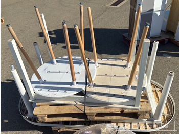 Εξοπλισμού κατασκευών Pallet of Various Outdoor Tables (2 of): φωτογραφία 5