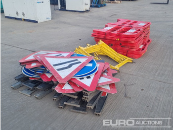 Εξοπλισμού κατασκευών Bundle of Road Signs, Safety Barrier & Metal Fencing: φωτογραφία 5