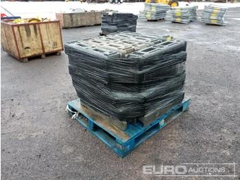 Εξοπλισμού κατασκευών Pallet of Rubber Bases to suit Heras Fencing: φωτογραφία 1