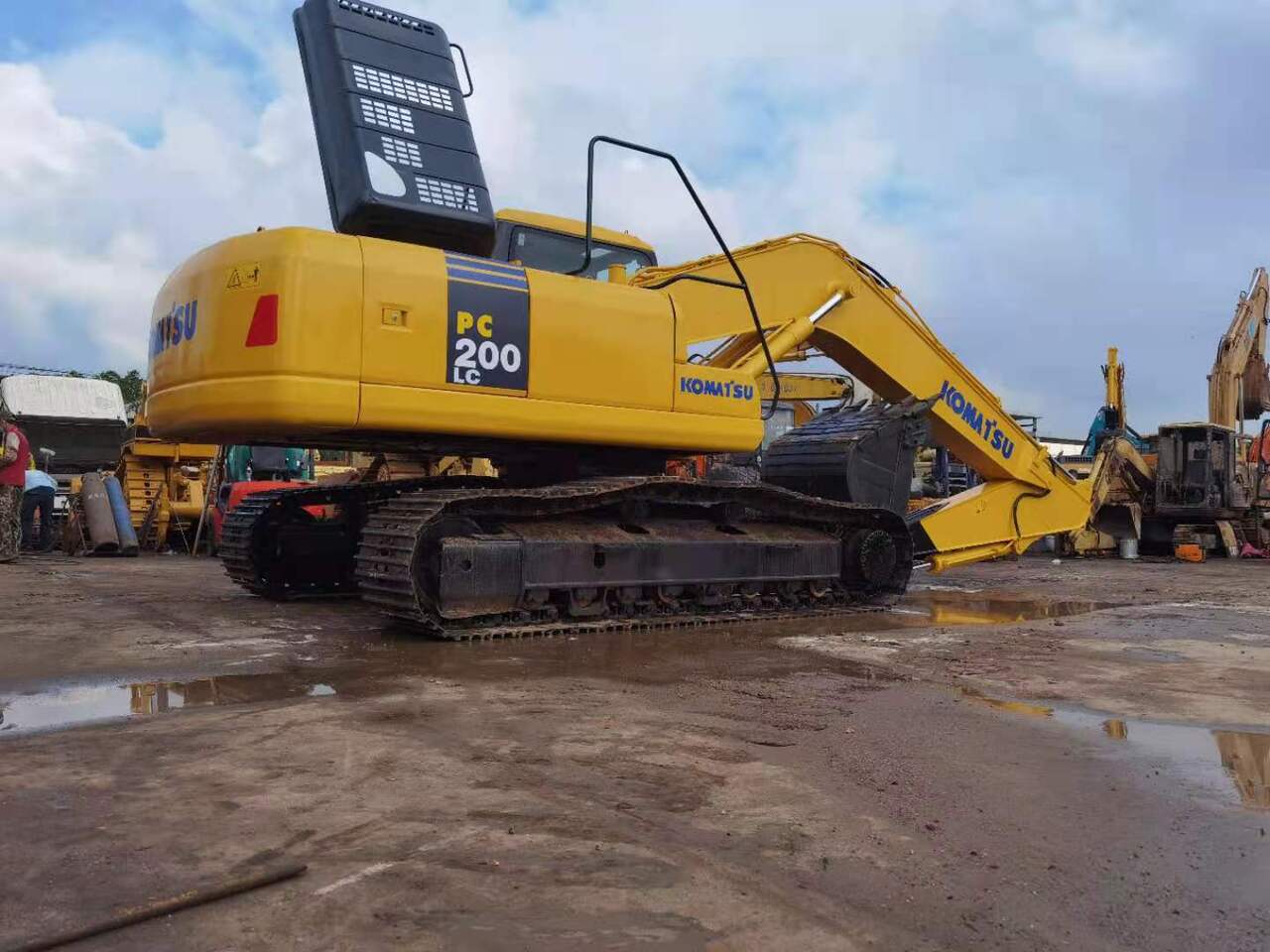 Ερπυστριοφόρος εκσκαφέας KOMATSU PC200LC: φωτογραφία 6