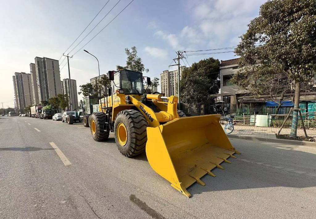 Ελαστιχοφόρος φορτωτής KOMATSU WA 380-3 Komatsu WA380: φωτογραφία 8