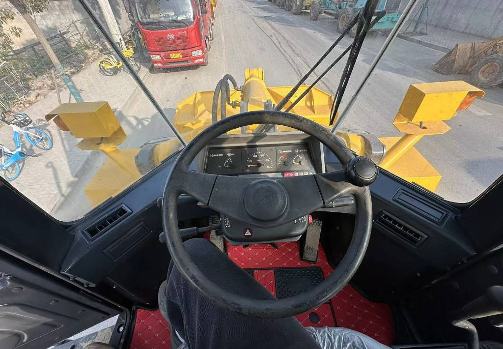 Ελαστιχοφόρος φορτωτής KOMATSU WA 380-3 Komatsu WA380: φωτογραφία 11