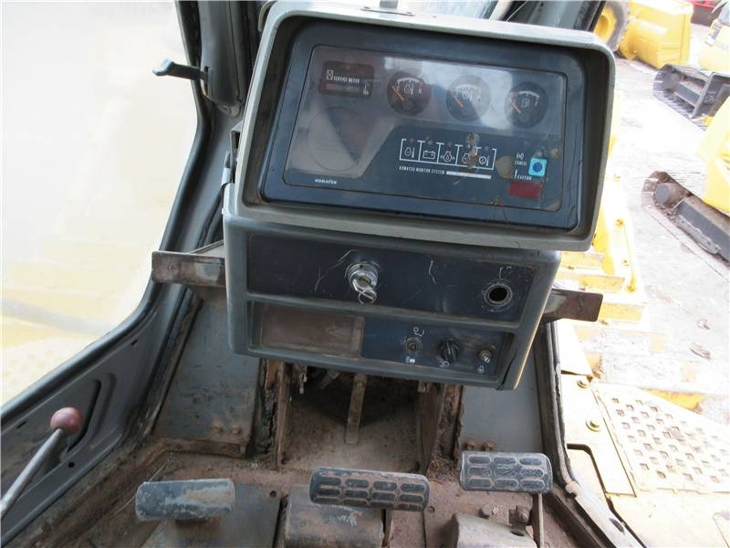 Μίσθωση  Komatsu D 155A Komatsu D 155A: φωτογραφία 16