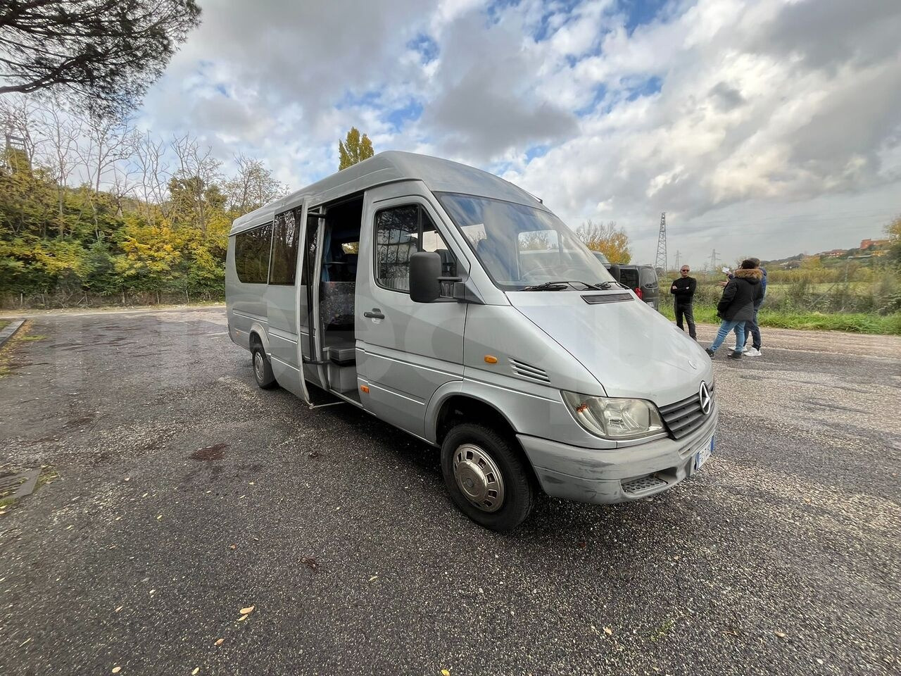 Μικρό λεωφορείο, Επιβατικό βαν Mercedes-Benz Sprinter: φωτογραφία 6