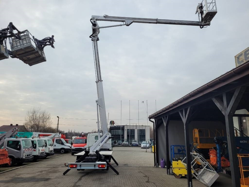 Φορτηγό με εναέρια πλατφόρμα Multitel HX195 - 19m Nissan Cabstar - bucket truck: φωτογραφία 12