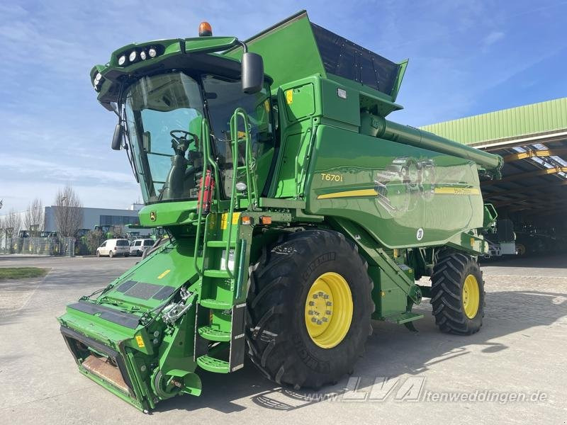 Θεριζοαλωνιστική μηχανή John Deere T670 i: φωτογραφία 12