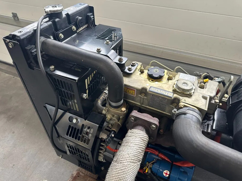 Βιομηχανική γεννήτρια Perkins 403D-15 Stamford 13.5 kVA generatorset: φωτογραφία 11