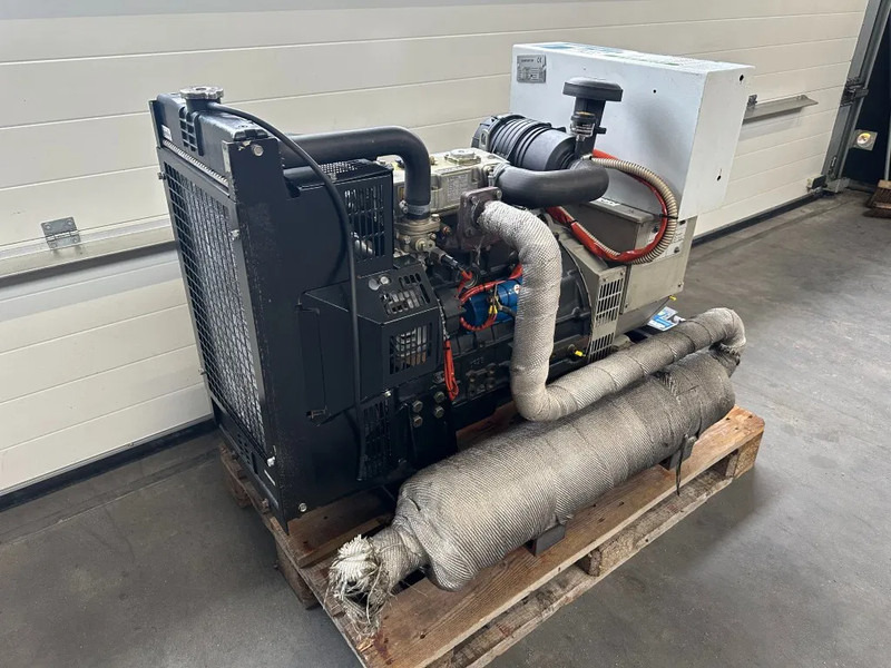 Βιομηχανική γεννήτρια Perkins 403D-15 Stamford 13.5 kVA generatorset: φωτογραφία 9