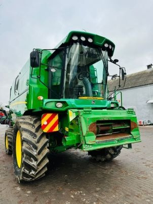 Θεριζοαλωνιστική μηχανή John Deere W440: φωτογραφία 12