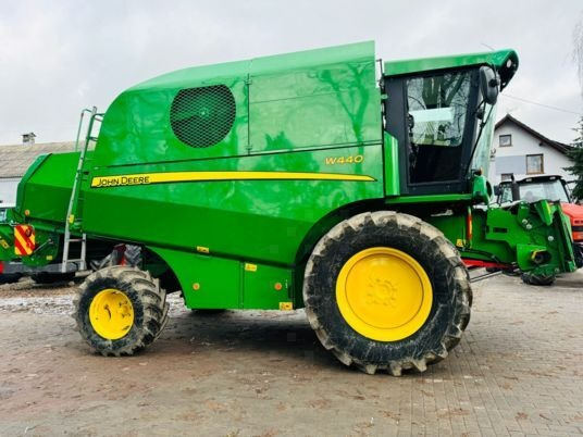 Θεριζοαλωνιστική μηχανή John Deere W440: φωτογραφία 10