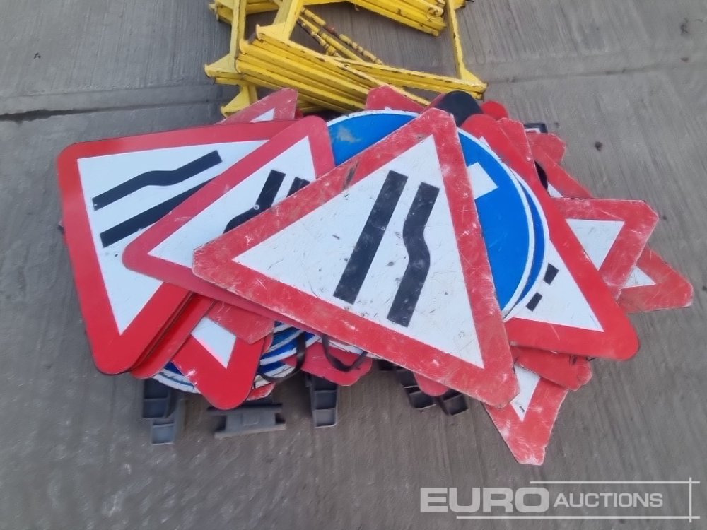 Εξοπλισμού κατασκευών Bundle of Road Signs, Safety Barrier & Metal Fencing: φωτογραφία 10